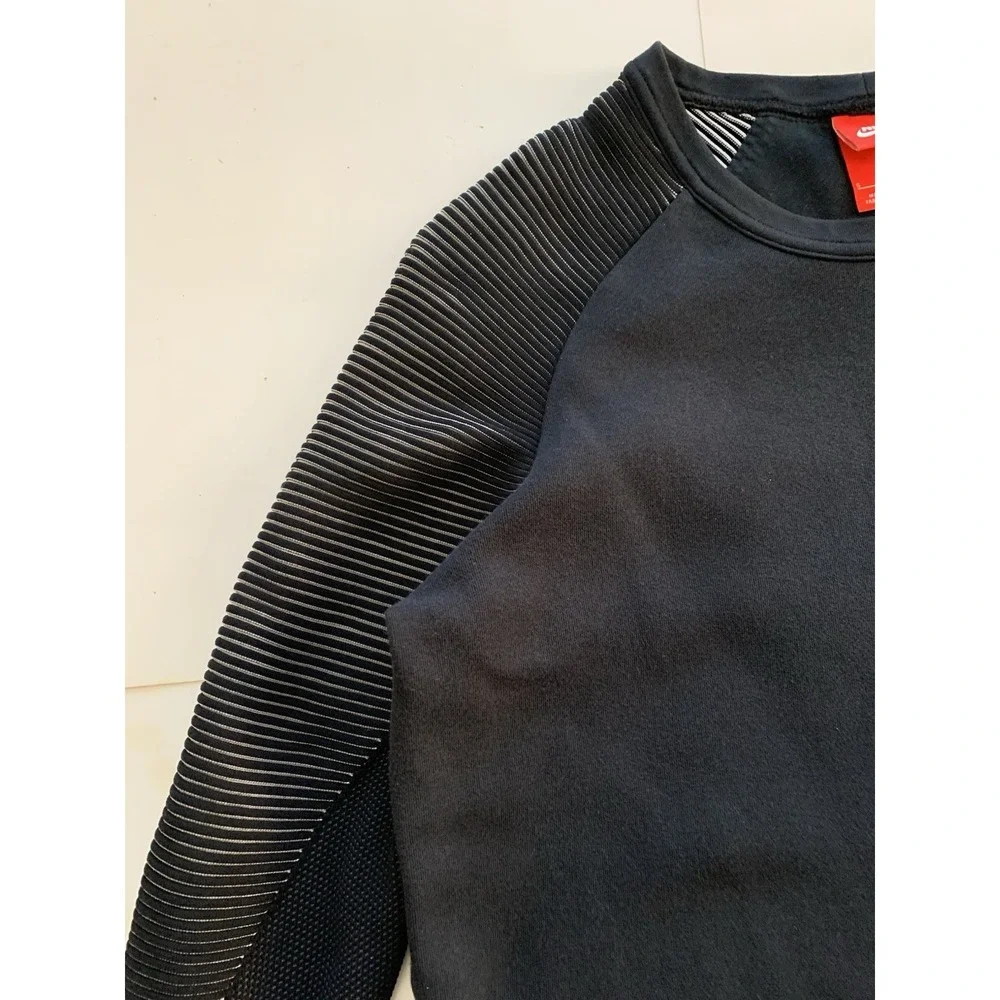 Nike Tech Performance Women's SM Black Sweatshirt Ribbed Sleeve Zip Hem Mad Max
